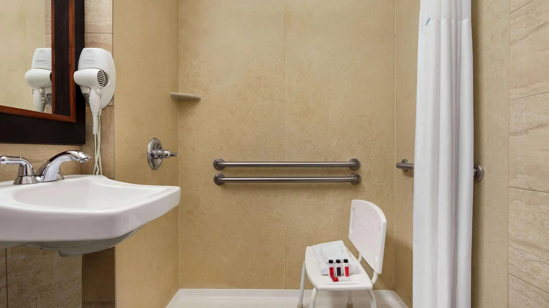 ניו יורק Days Inn By Wyndham Long Island City ארצות הברית