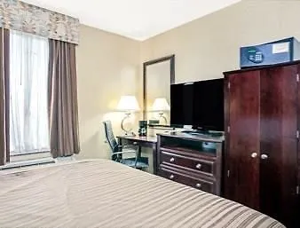 מלון ניו יורק Days Inn By Wyndham Long Island City