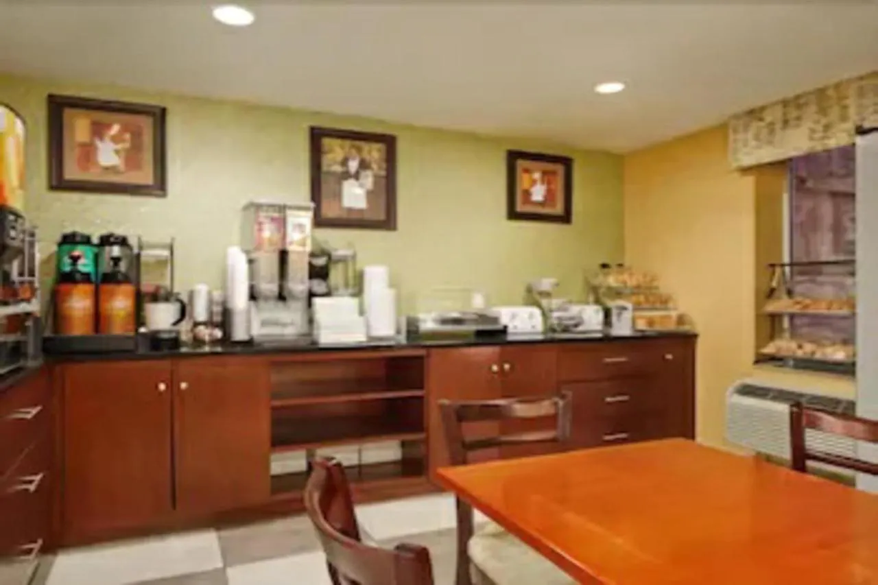 ניו יורק Days Inn By Wyndham Long Island City ארצות הברית