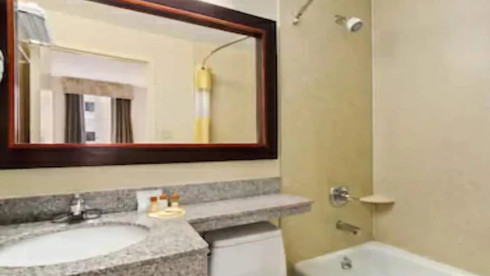 Days Inn By Wyndham Long Island City New York Hotel