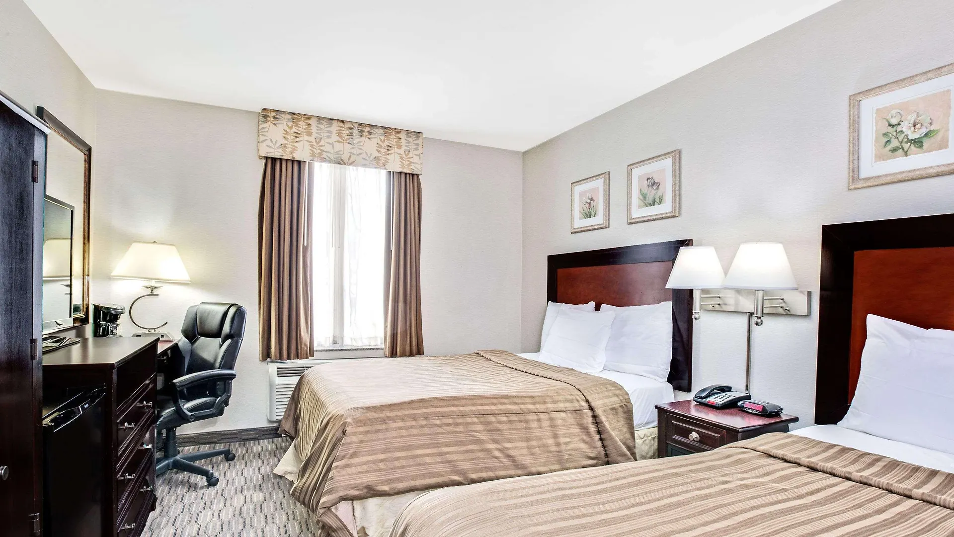 Days Inn By Wyndham Long Island City New York 3*,